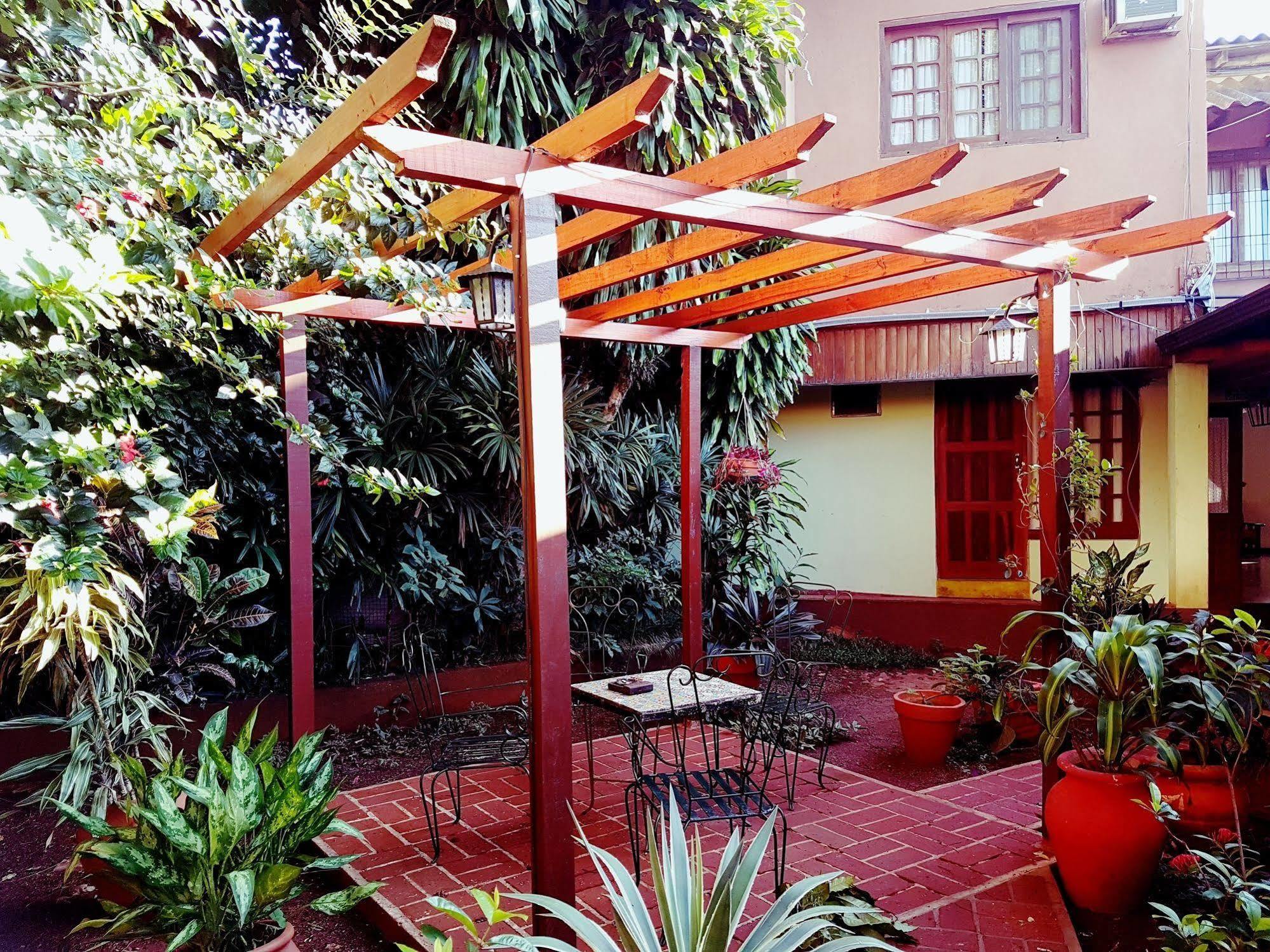 Hosteria Los Helechos Puerto Iguazú Esterno foto
