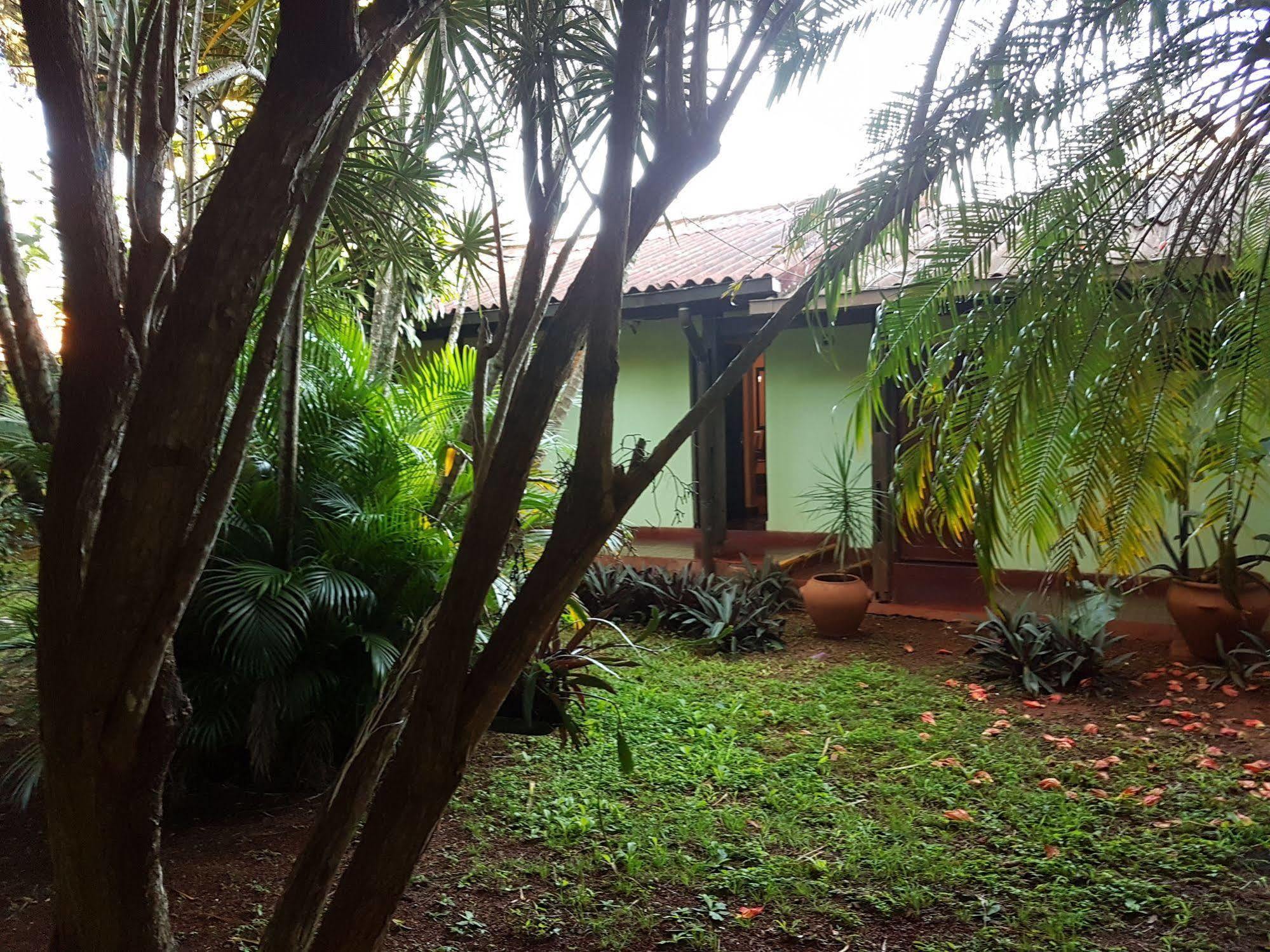 Hosteria Los Helechos Puerto Iguazú Esterno foto